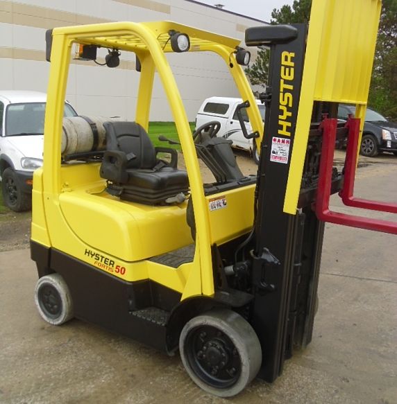 Hyster forklift that is available at Advantage Material Handling.